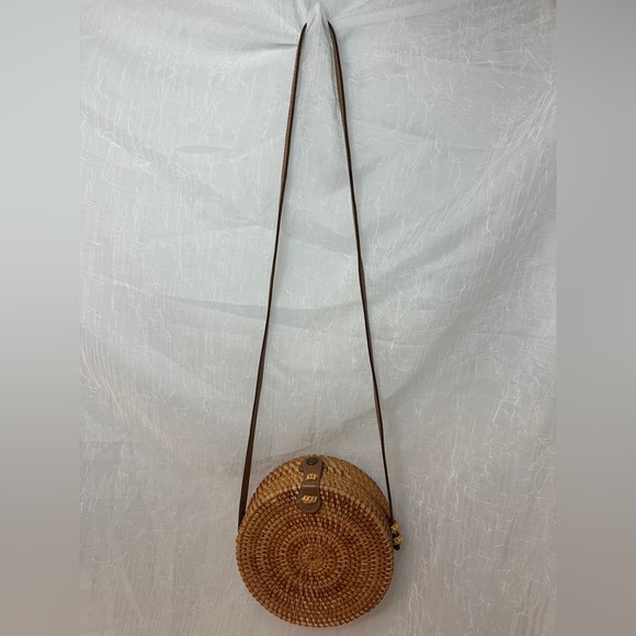 Woven Round Straw Crossbody Bag - Brown like new - Picture 6 of 8